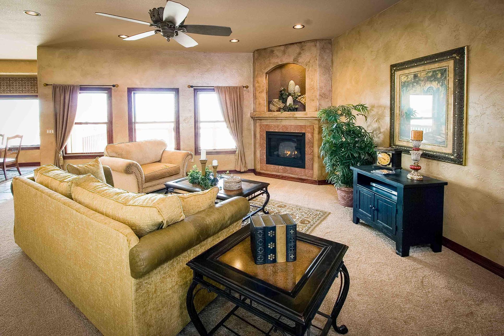 Redstone Homes & Designs,81005