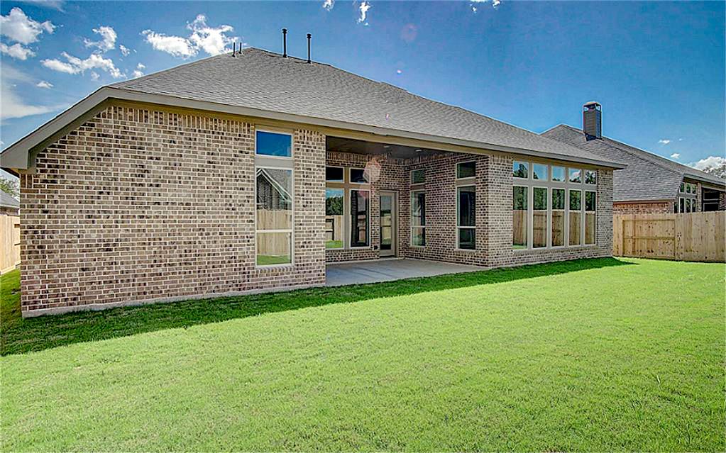 Towne Lake in Cypress, TX New Homes by Ravenna Homes