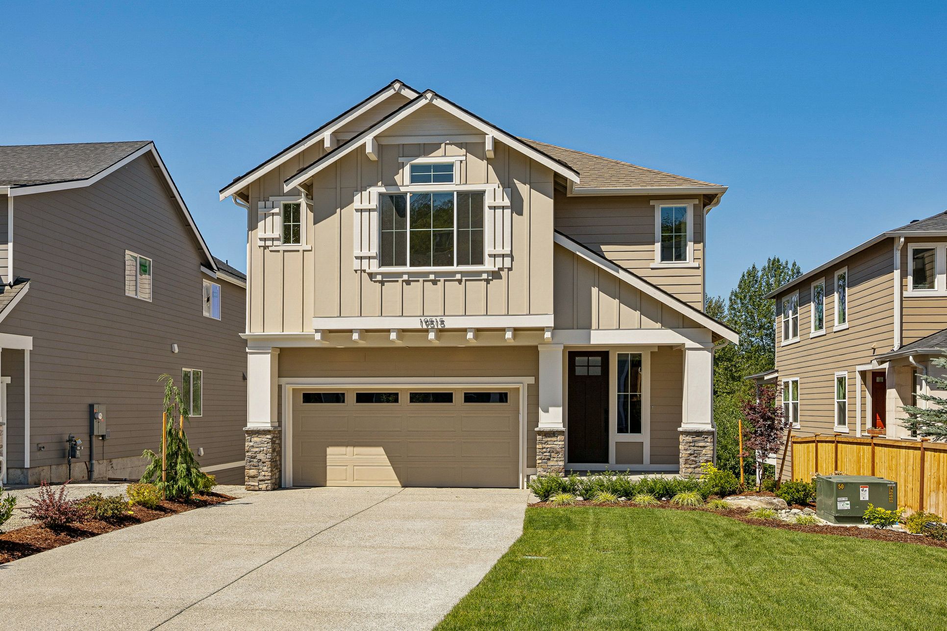 Lot 1 - Move in ready, 3921 sq.ft. on 3 levels:Lot 1 - Move in ready, 3921 sq.ft. on 3 levels