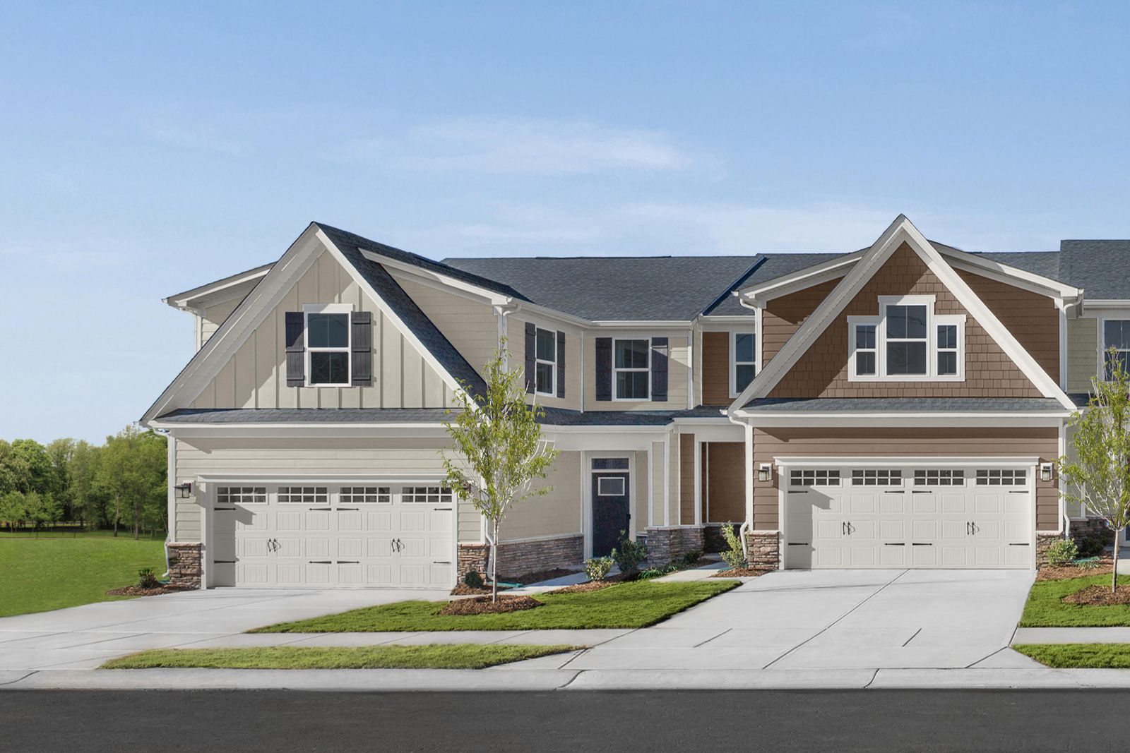 1- & 2-car garage townhomes with onsite shopping/dining near Gallatin hot spots.
