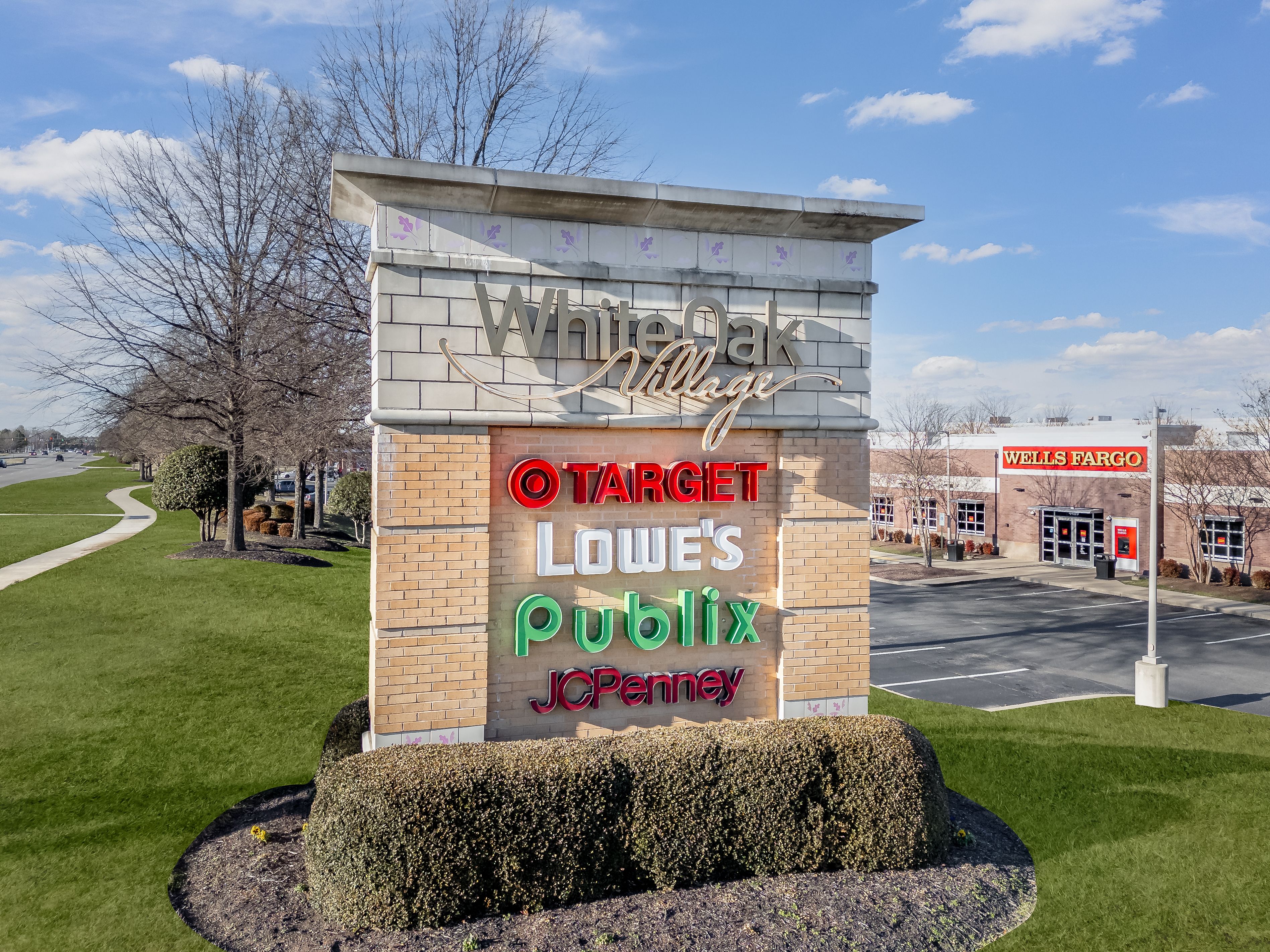 Live close to White Oak Village with Publix, Target, Lowe's & more just minutes away.