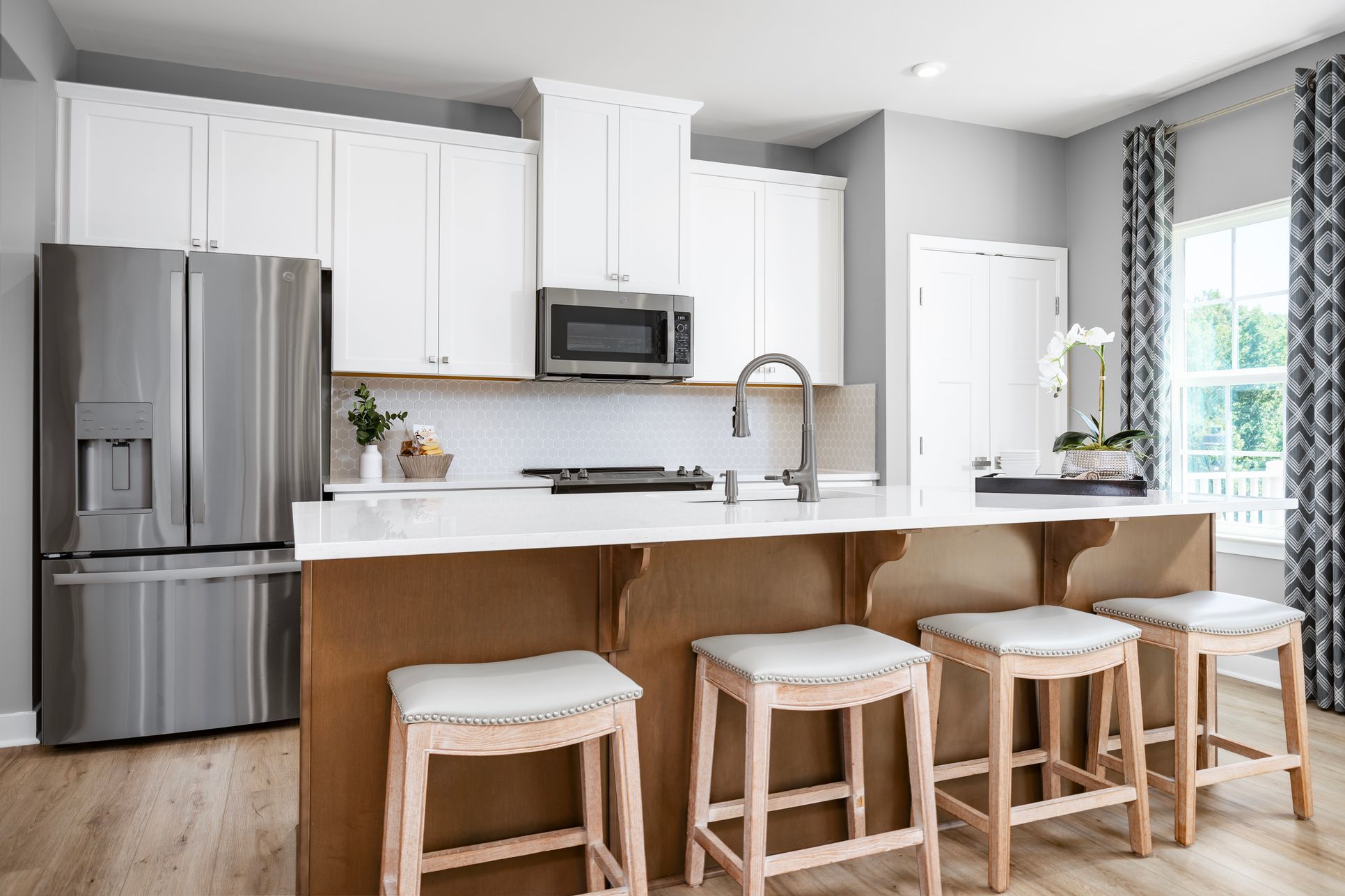 Low-maintenance living with attached 2-car garage - just minutes from I-70/270.