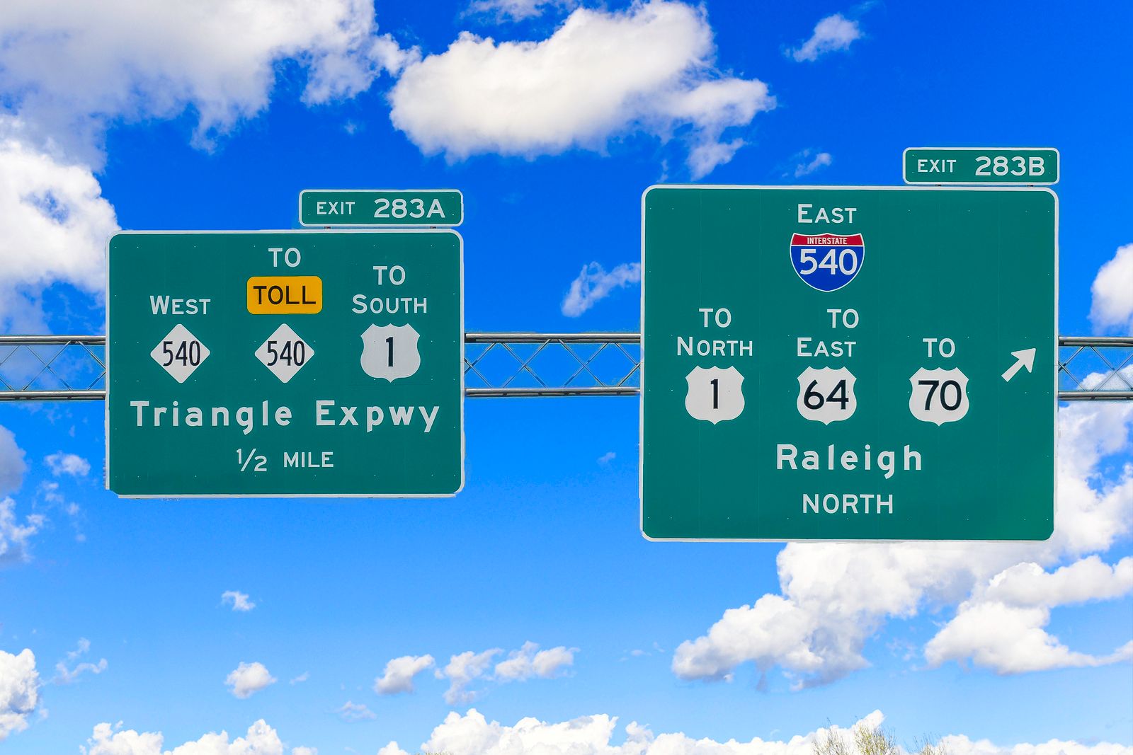 Stay close to Raleigh while still having quick access to Knightdale, Wake Forest and Durham:Located just 10 minutes to Knightdale Station, Allen Park offers quiet suburban living with access to shops, dining, and entertainment. So you can enjoy the best of both worlds. Tour the community.