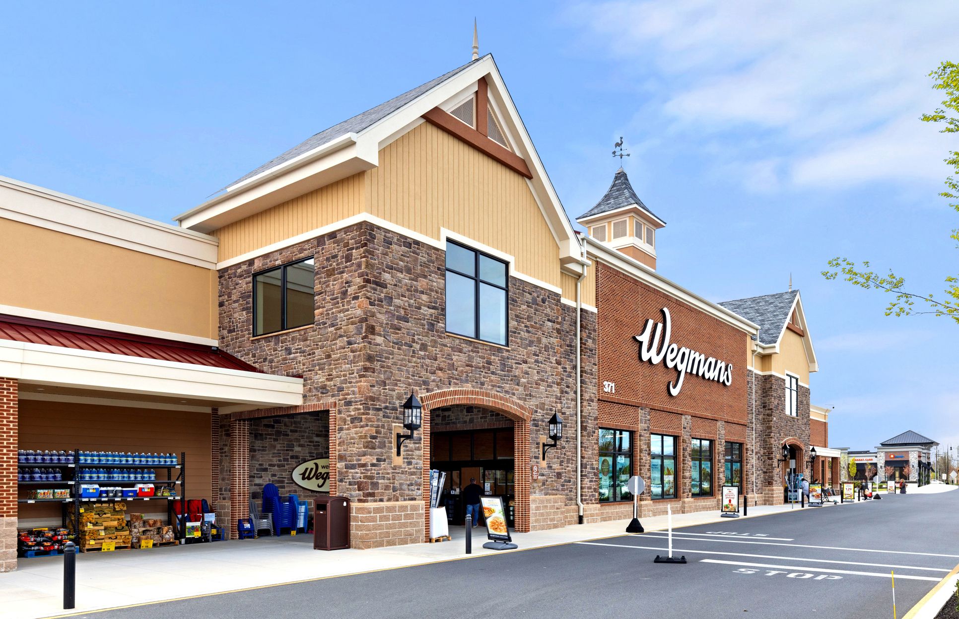 Everything from errands to outings is just 3 miles from home