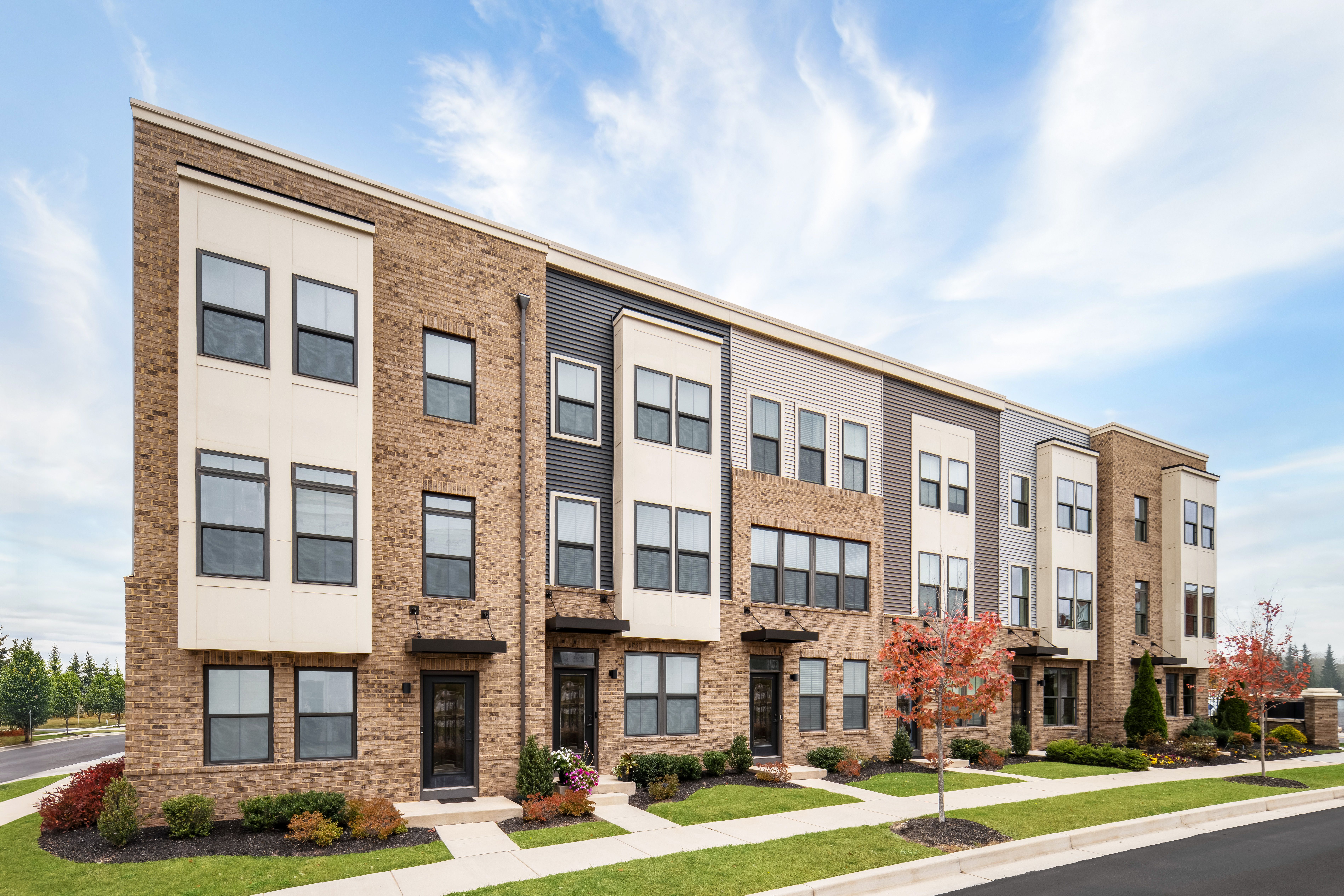 Strauss | 4 Story | Waterfront