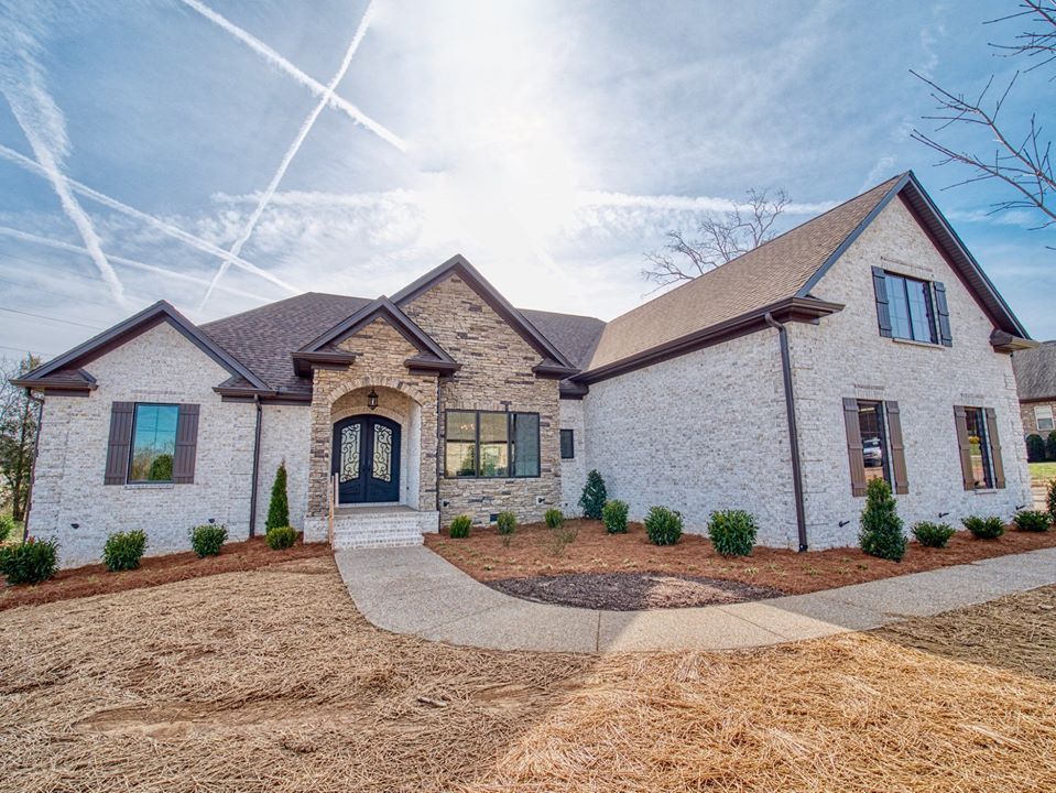 Ryan Stephens Custom Homes,37087