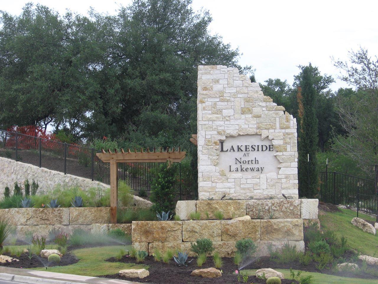 Lakeside at North Lakeway