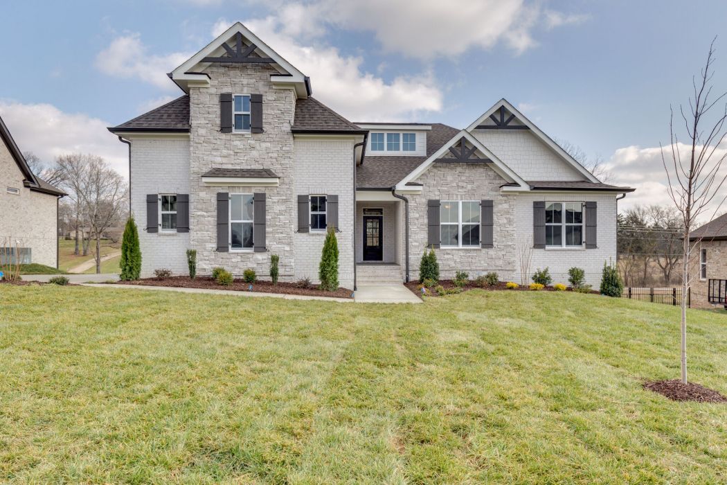 Shaw Home Builders,38402