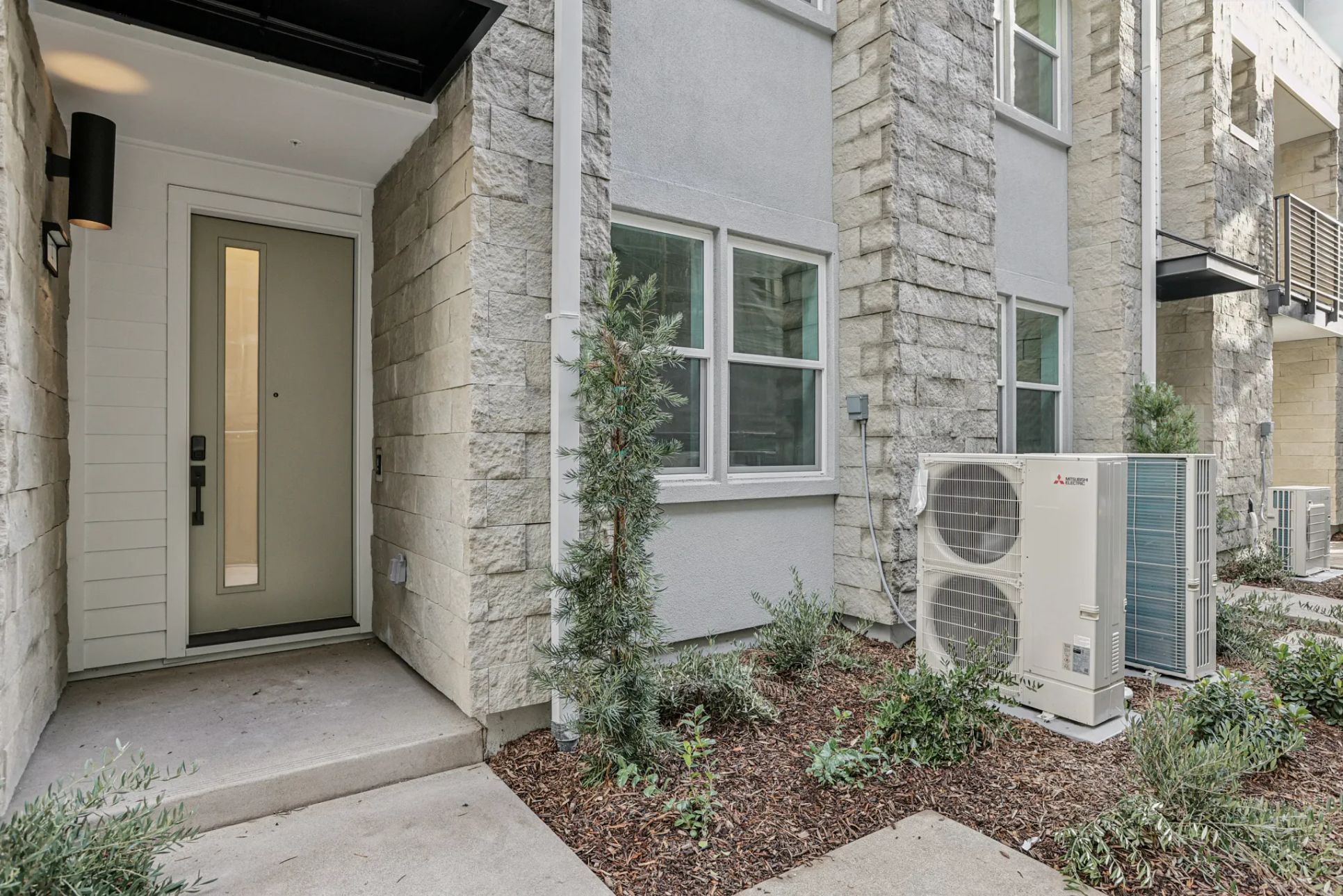 Serenity Lot 404 Entry