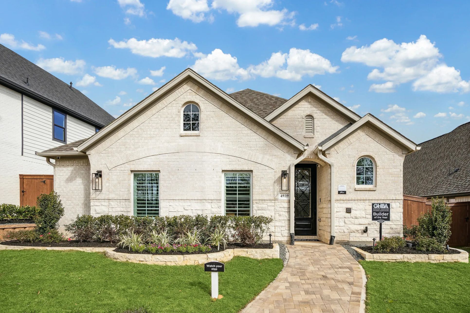 Front yard exterior:Plan 3034 Model Exterior