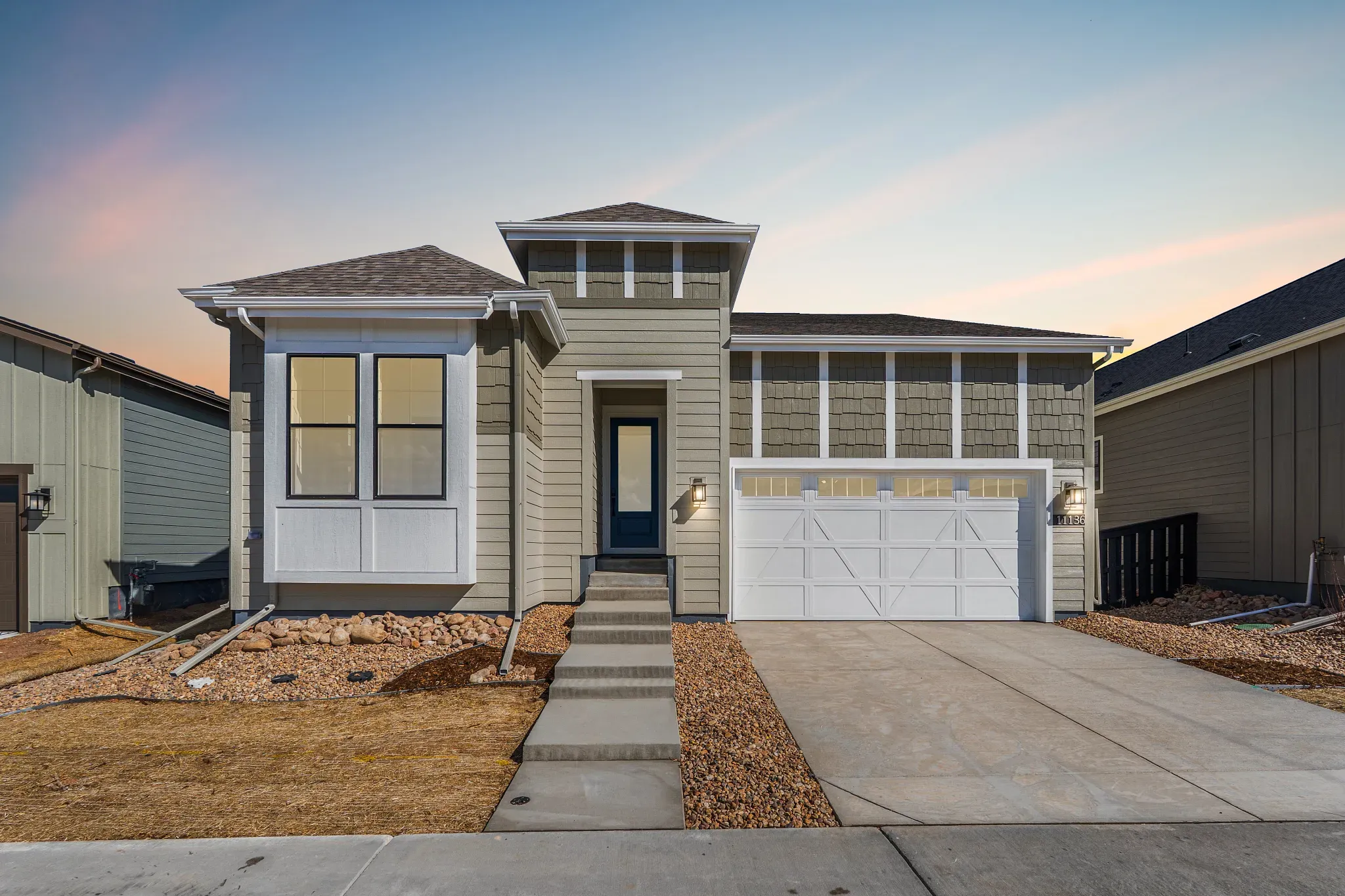 Solstice Horizon Rising Moon QMI 5070 Exterior:Homesite 70 Exterior