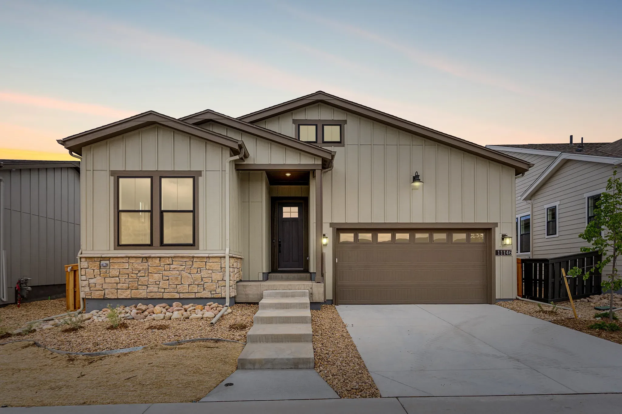 Solstice Horizon Rising Moon QMI 5069 Exterior:Homesite 69 Exterior
