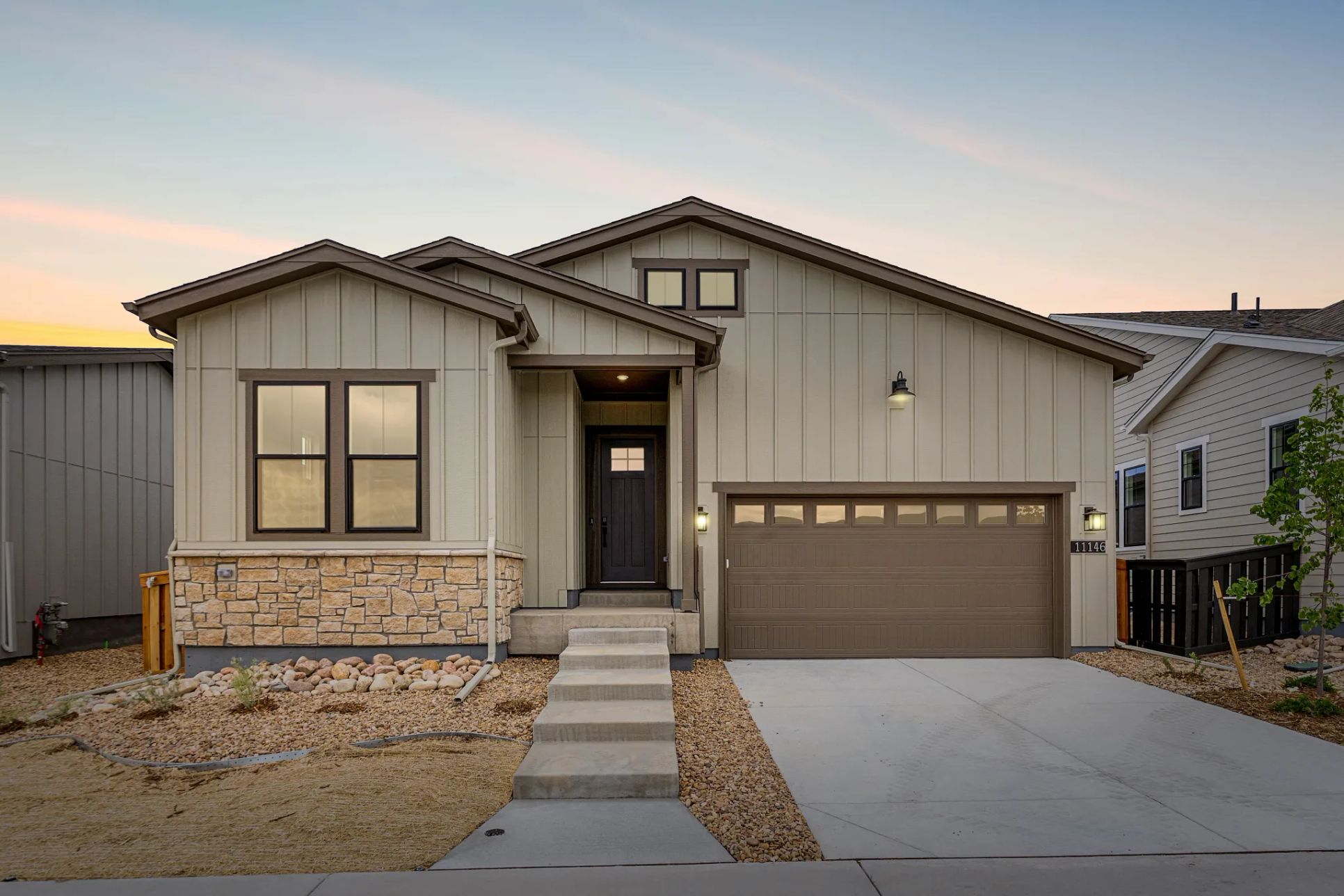 Solstice Horizon Rising Moon QMI 5069 Exterior:Homesite 69 Exterior