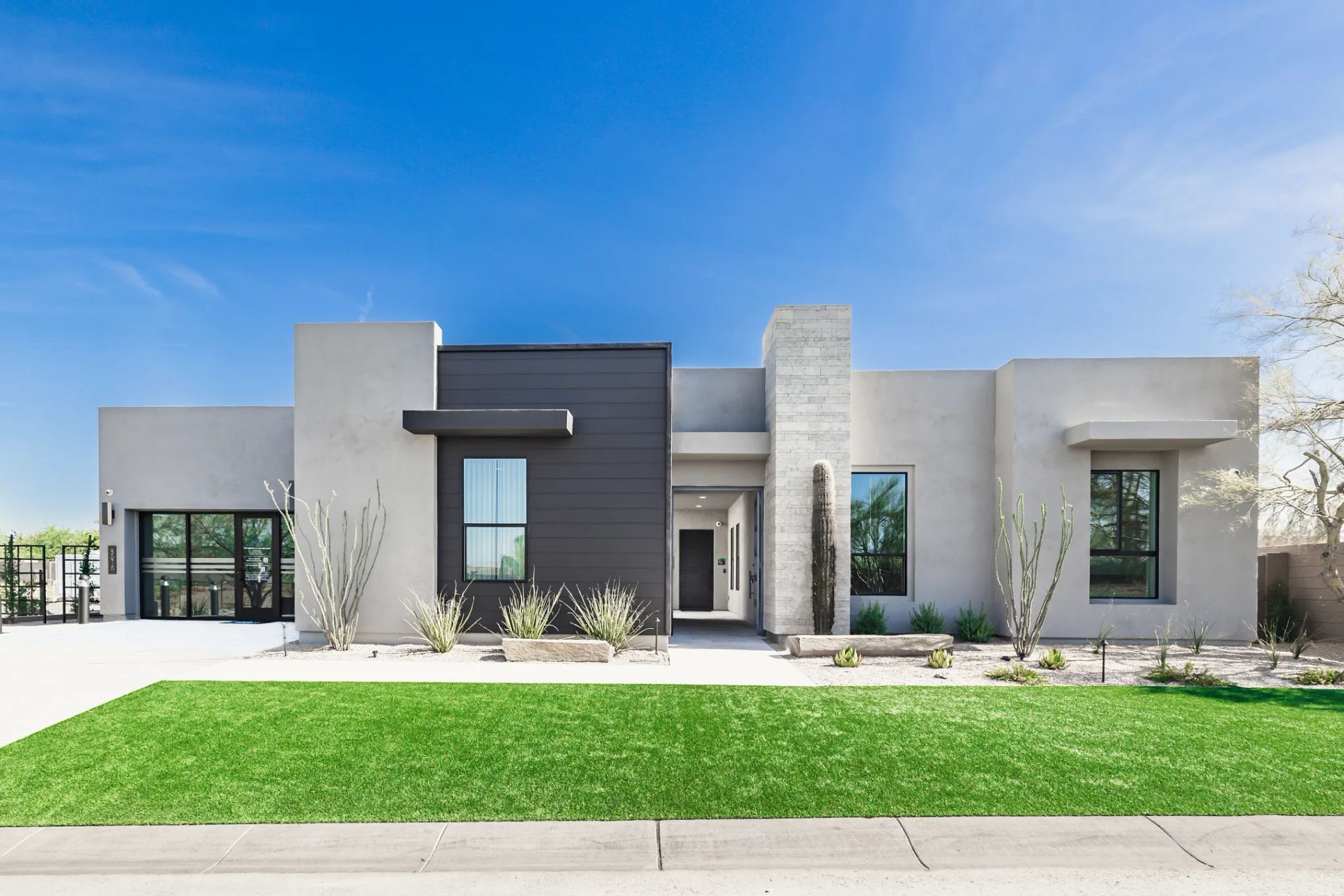 Model Exterior