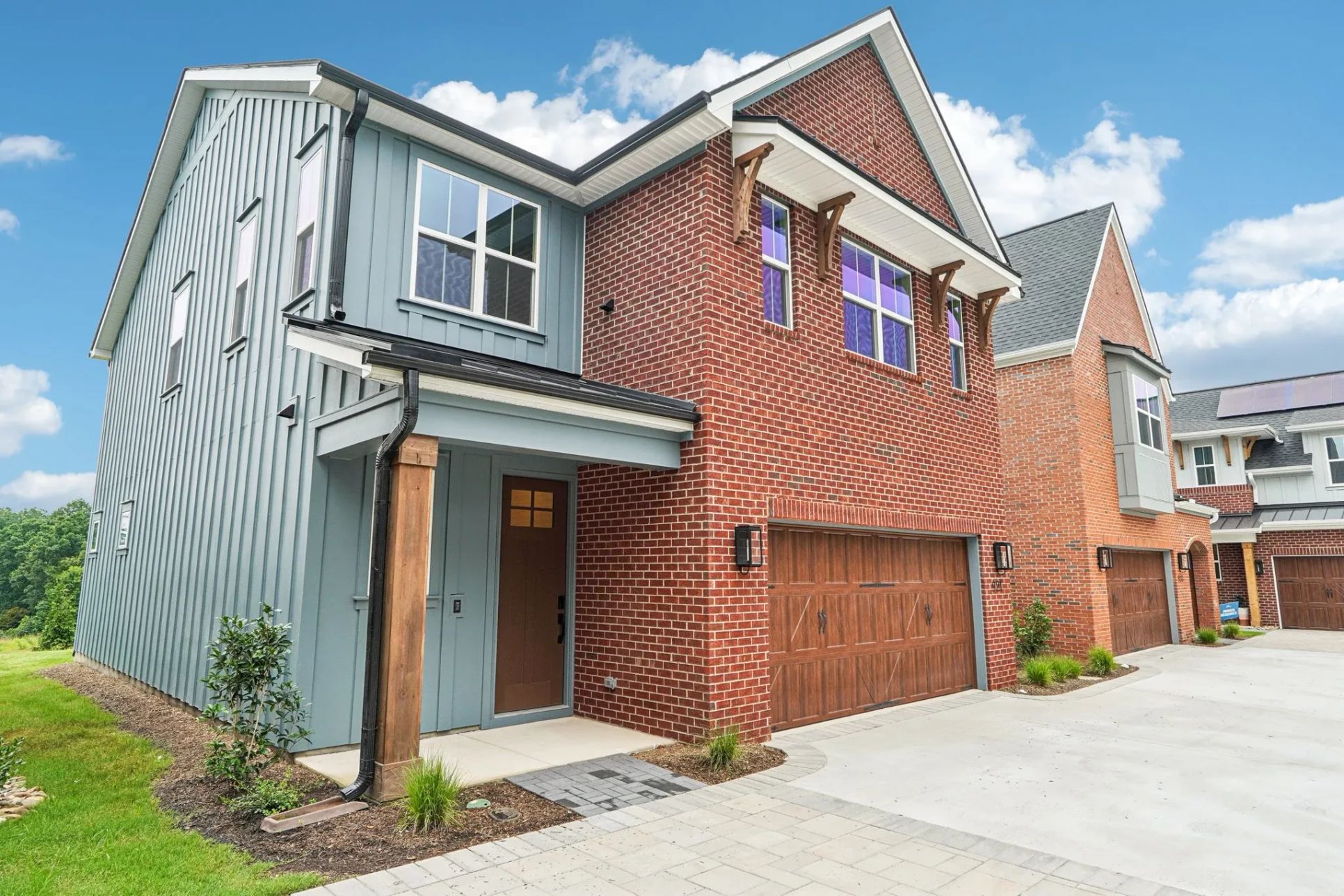 921 Coast Drive Exterior