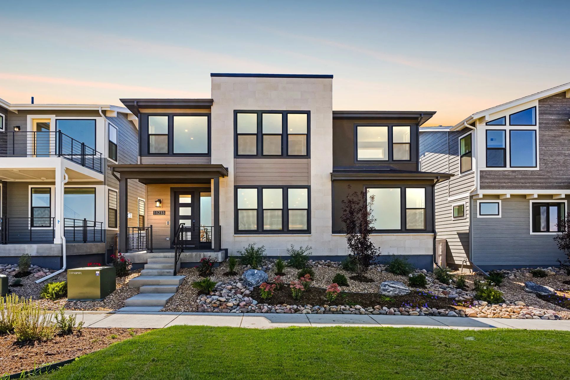 Lyric Storytellers Maya QMI 1325 Exterior:Homesite 325 Exterior