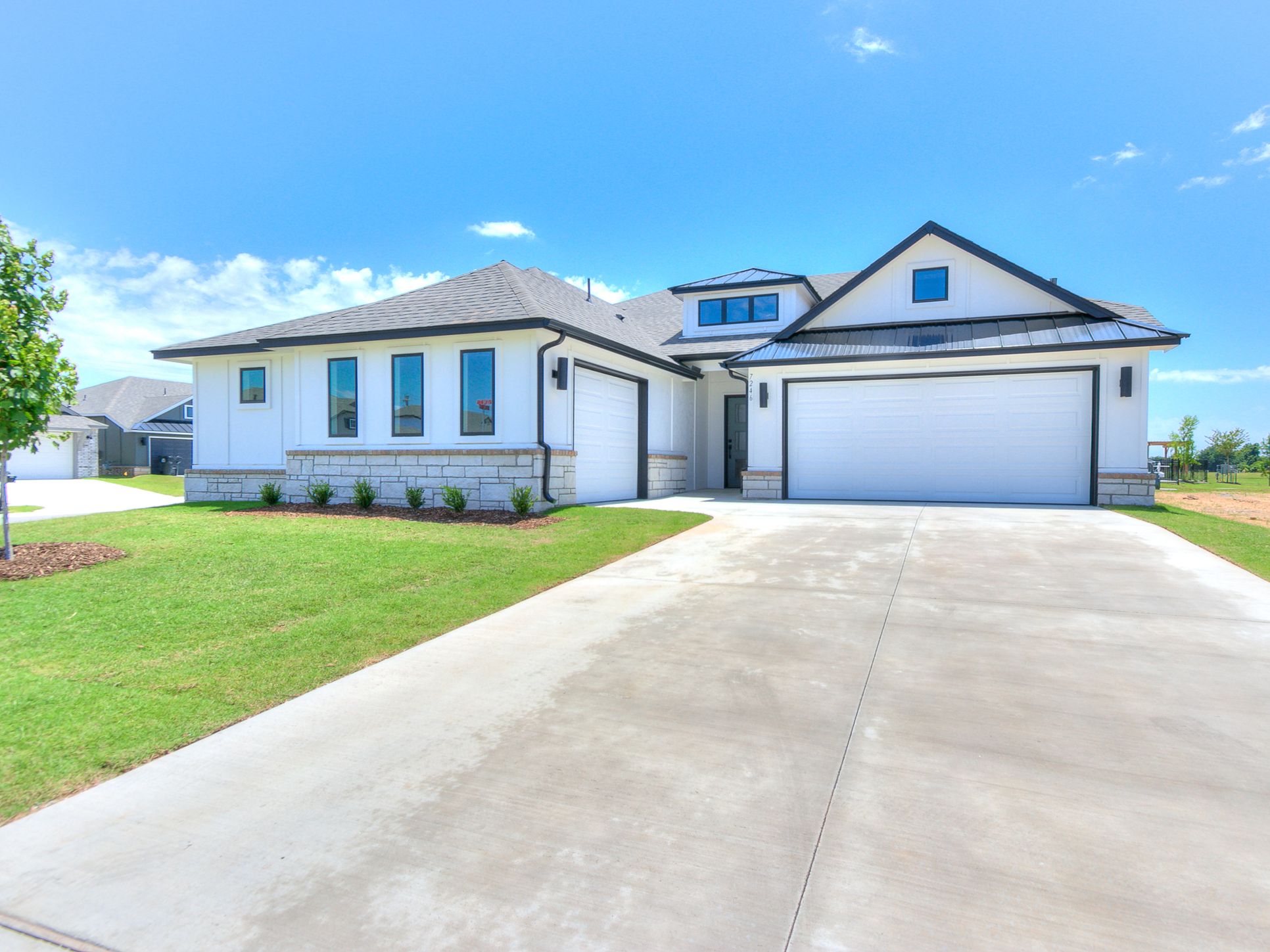 Leighton floor plan, new construction homes in the Tulsa area, white modern house exterior:Leighton Premier Elevation