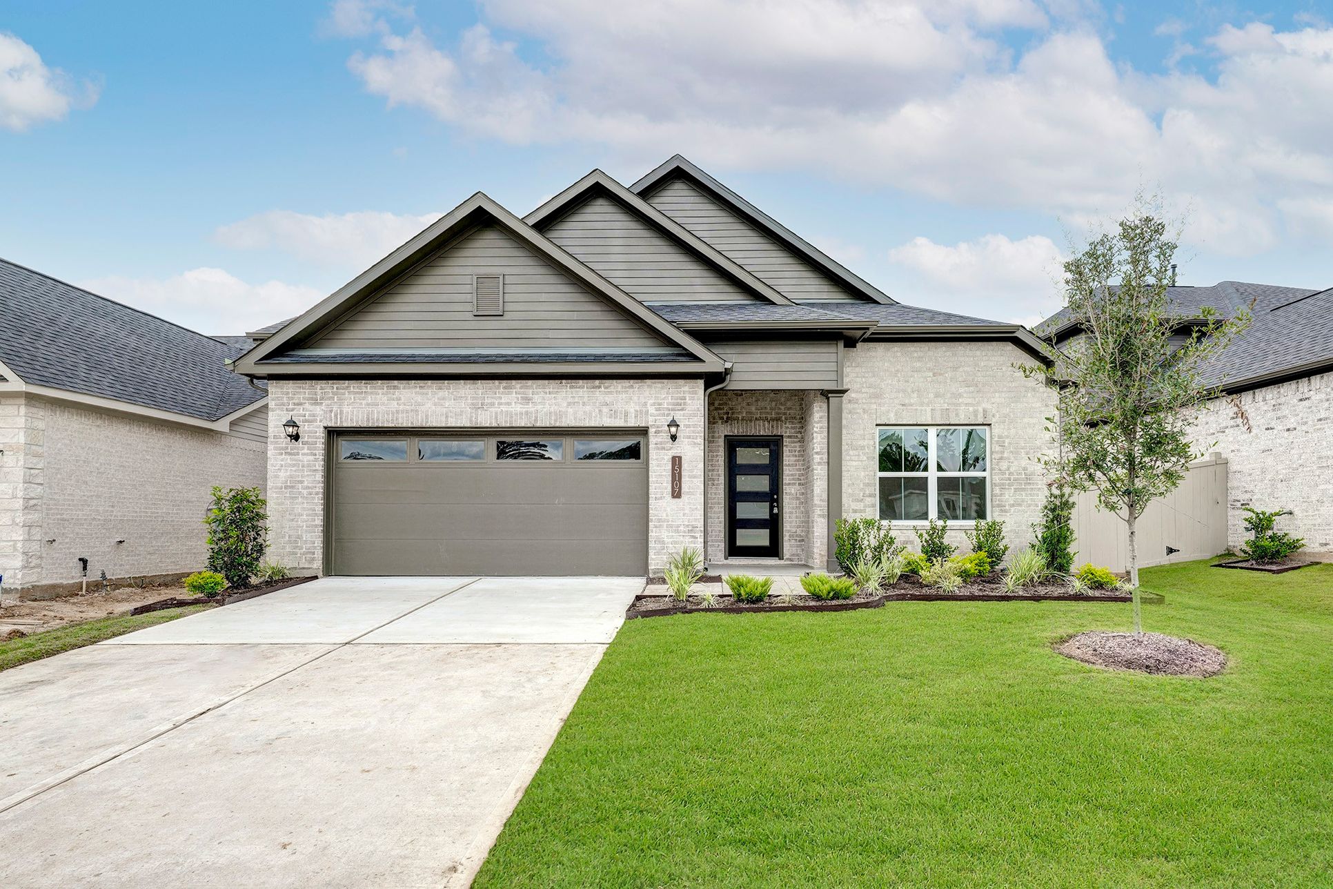 Exterior:The Davenport II- Elevation I w/ Optional 2nd Story