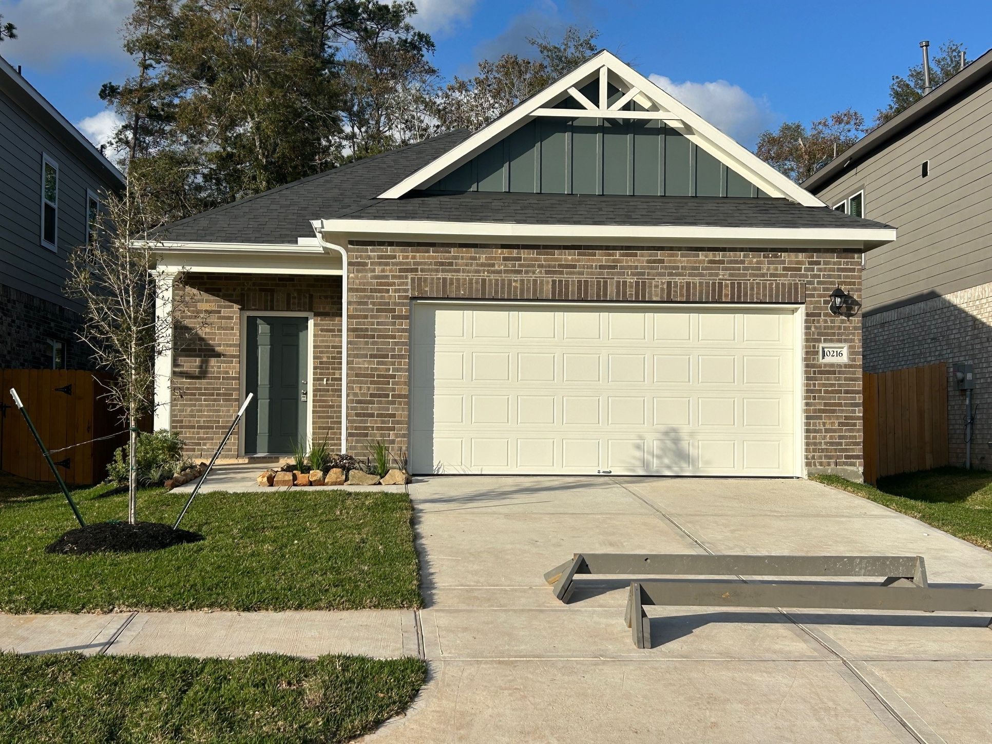 Exterior:The Cardinal II- Front Exterior