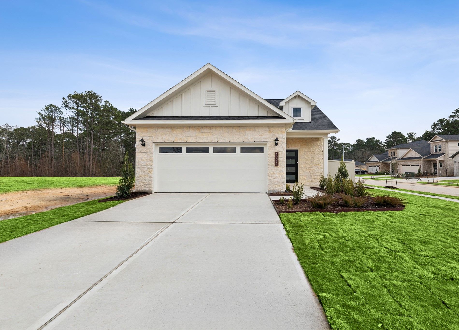 Exterior:The Cardinal II- Front Exterior