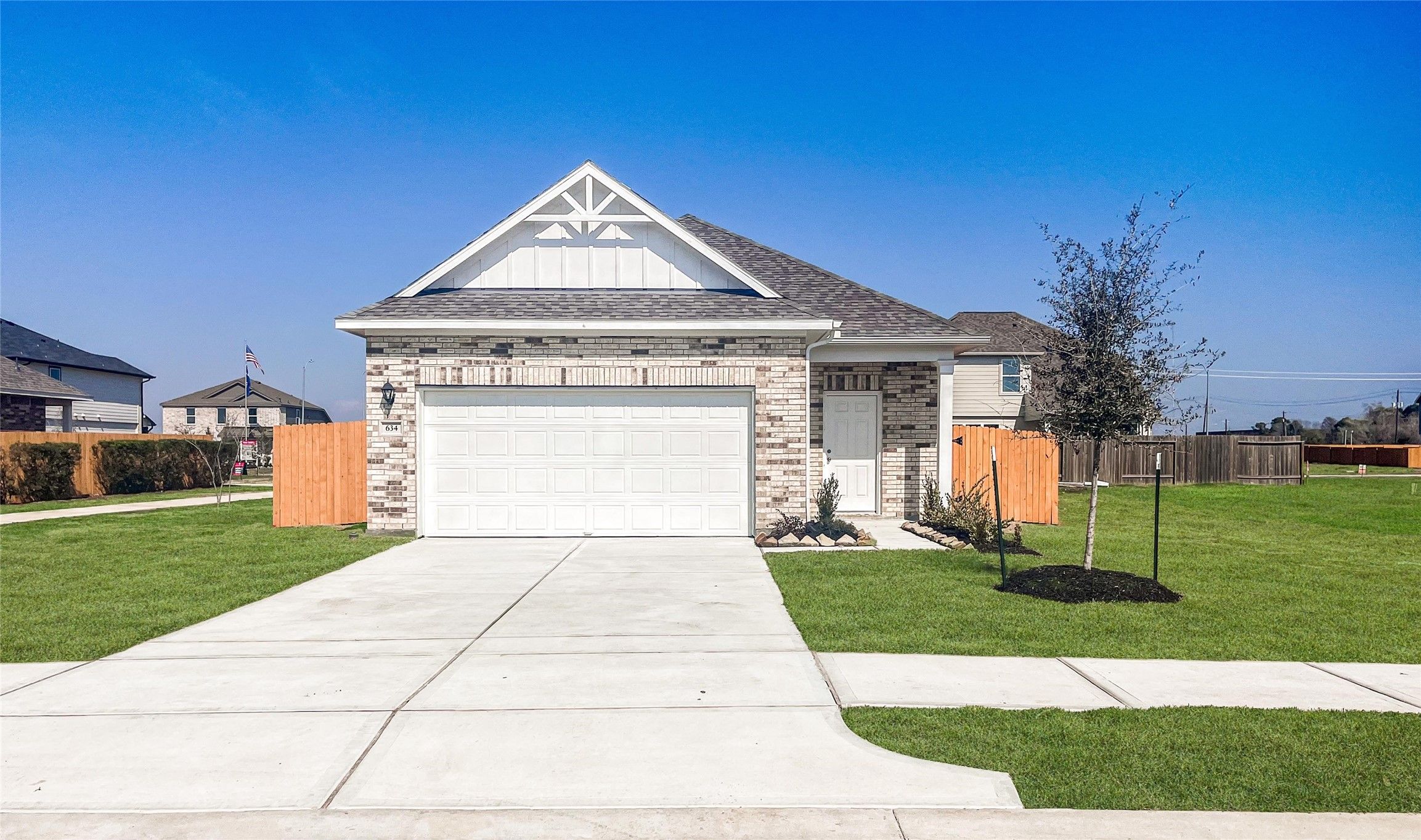 Exterior:The Cardinal II- Front Exterior