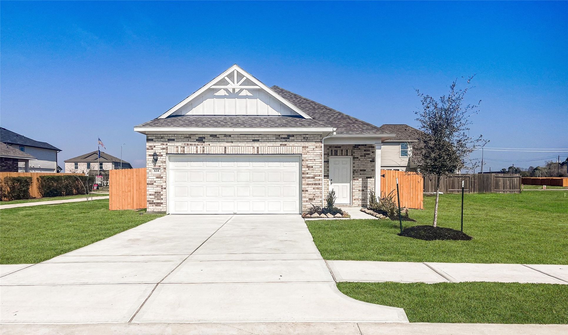 Exterior:The Cardinal II- Front Exterior