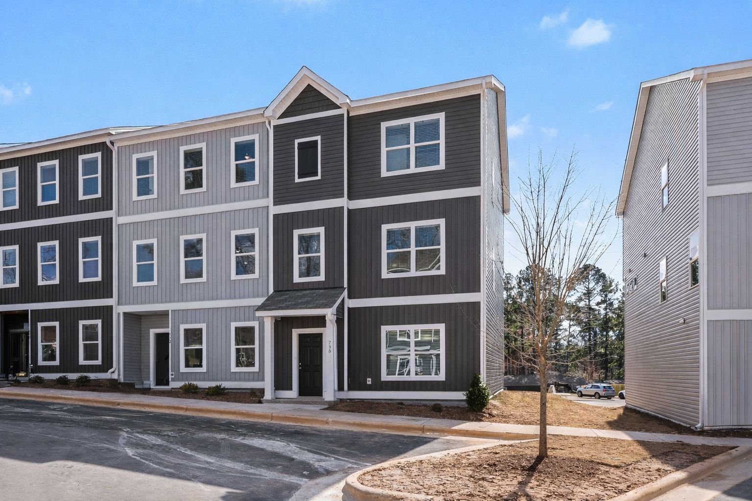 Exterior:Radcliffe A (dark gray exterior unit)