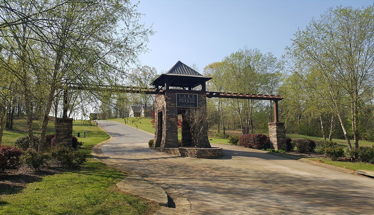 Lake Pointe Entry