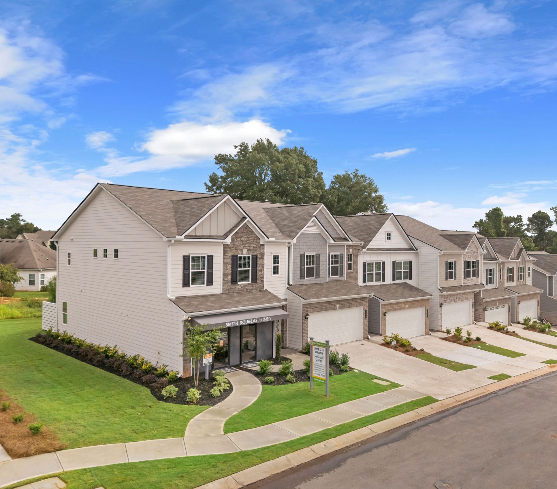 Jameson Town:Townhomes Streetscape