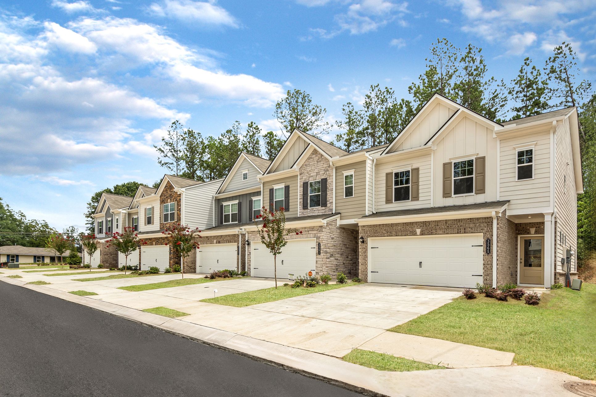 Dogwood Estates:Townhome Streetscape