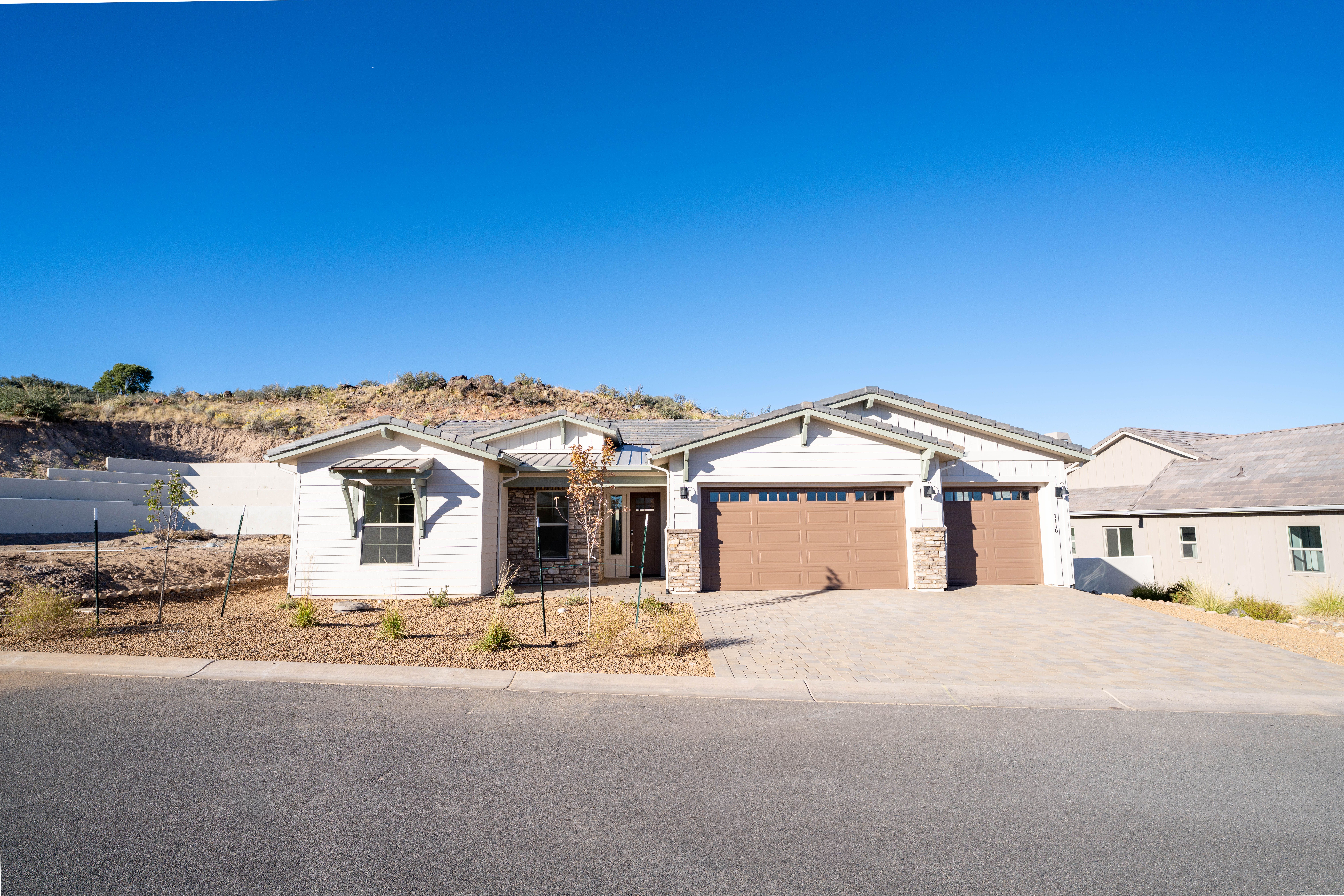 1116 S Lakeview Dr:Exterior