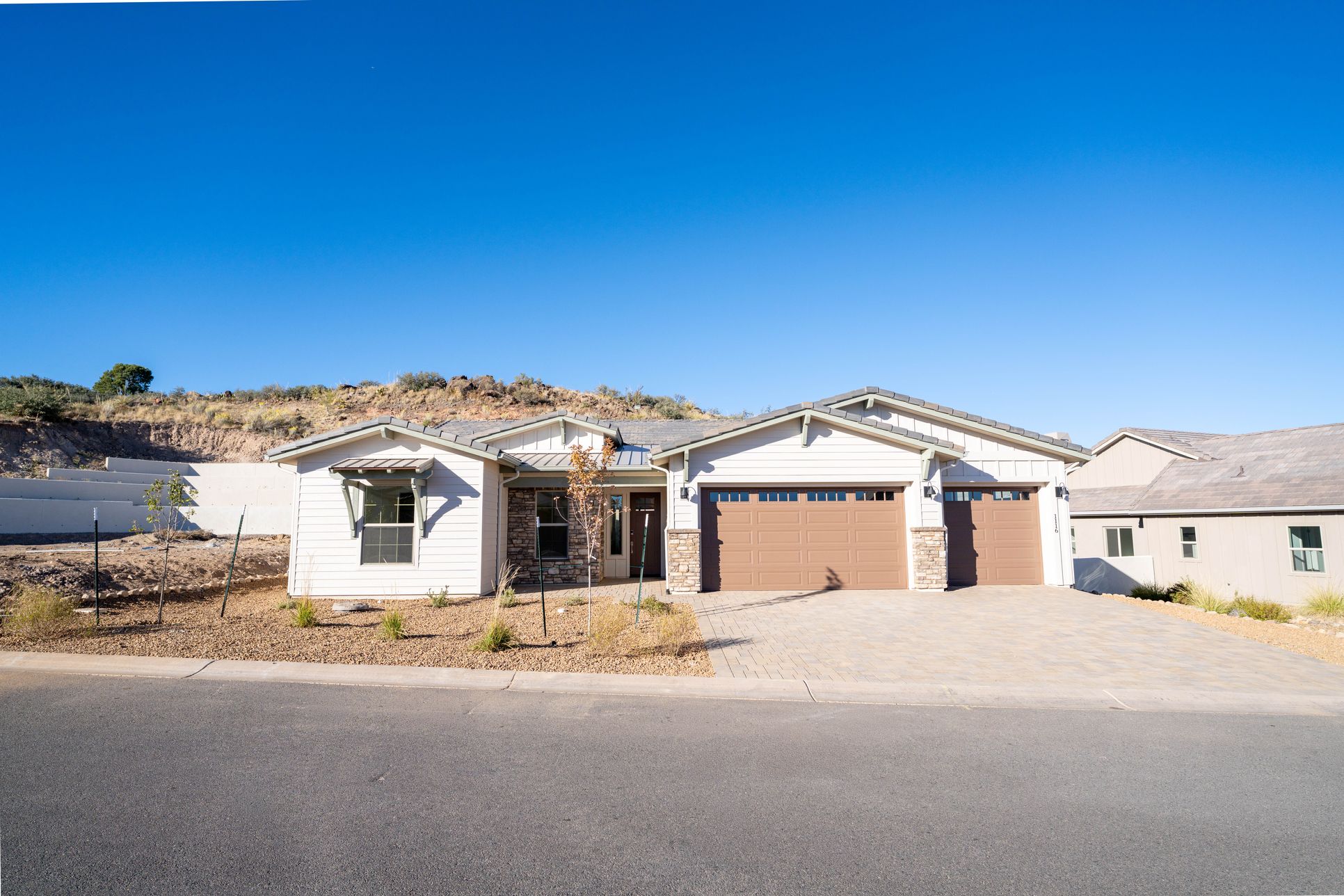 1116 S Lakeview Dr:Exterior