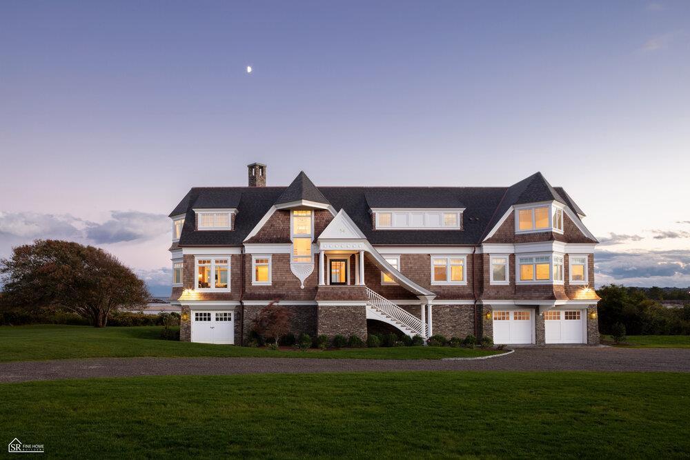 SR Fine Home Builders,02852