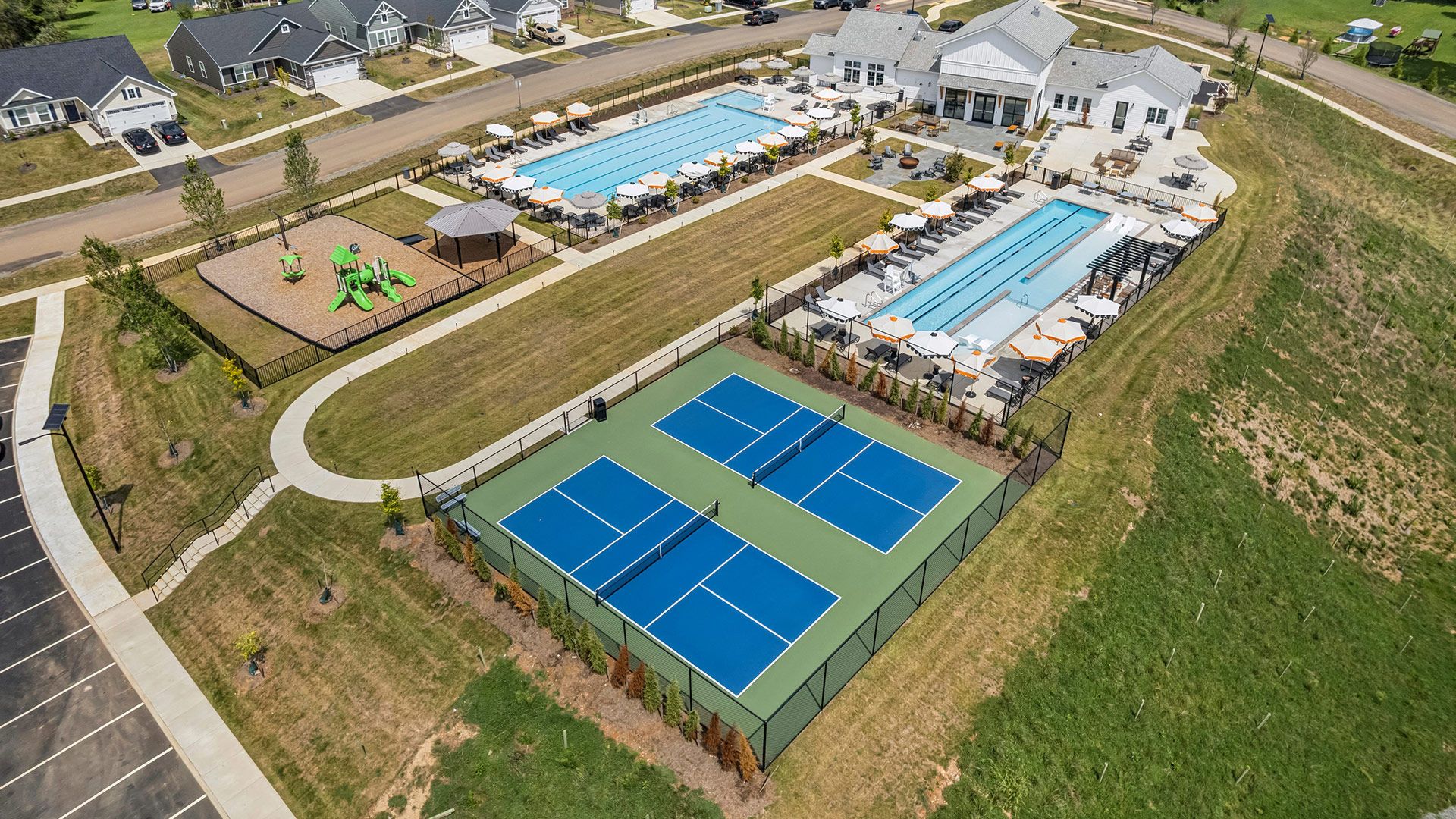 Essence at Creekside Townhomes,22923