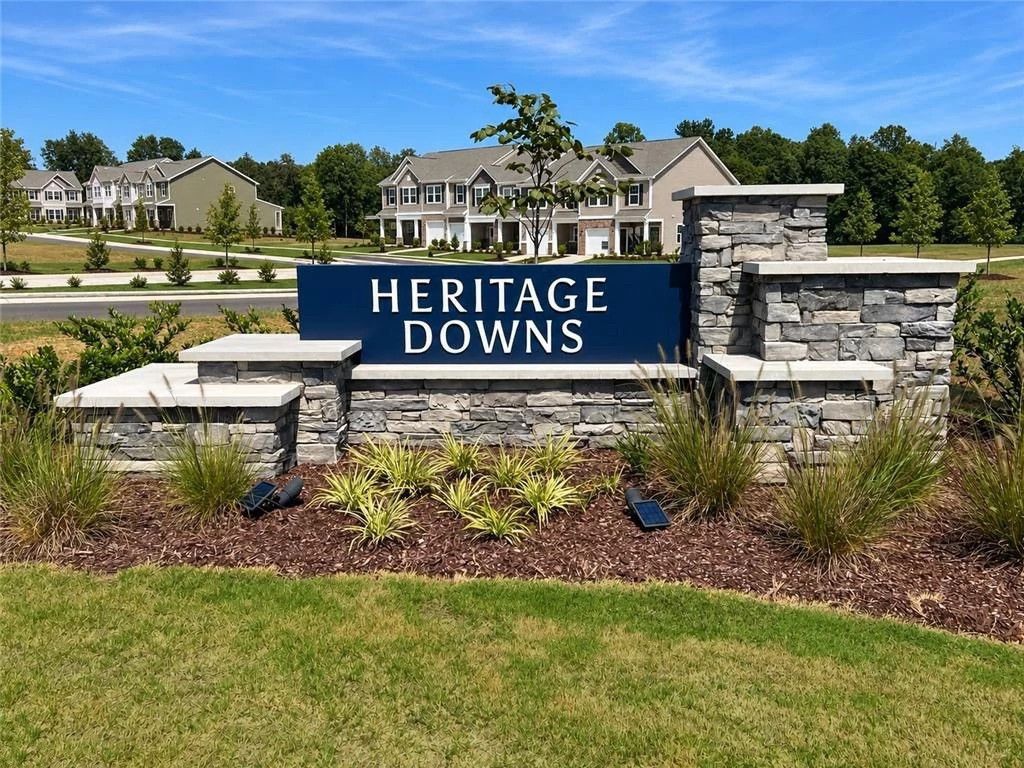 Heritage Downs,27302