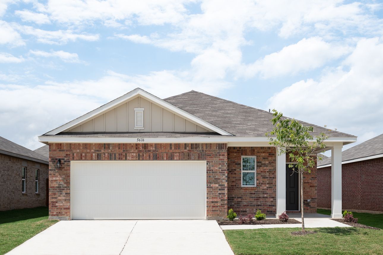 Hennersby Hollow,78252
