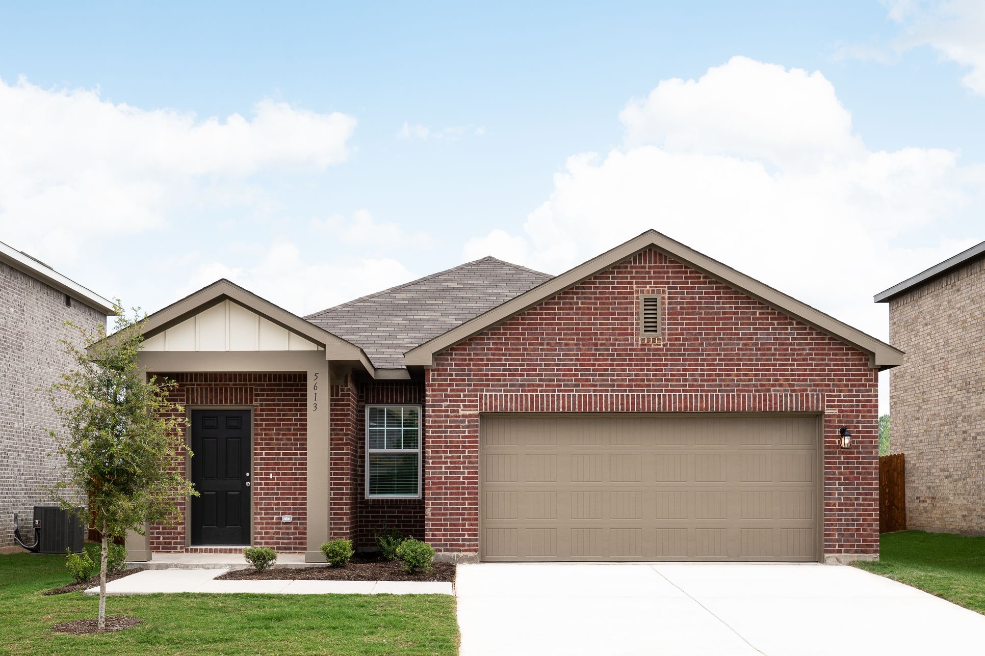 Hennersby Hollow,78252