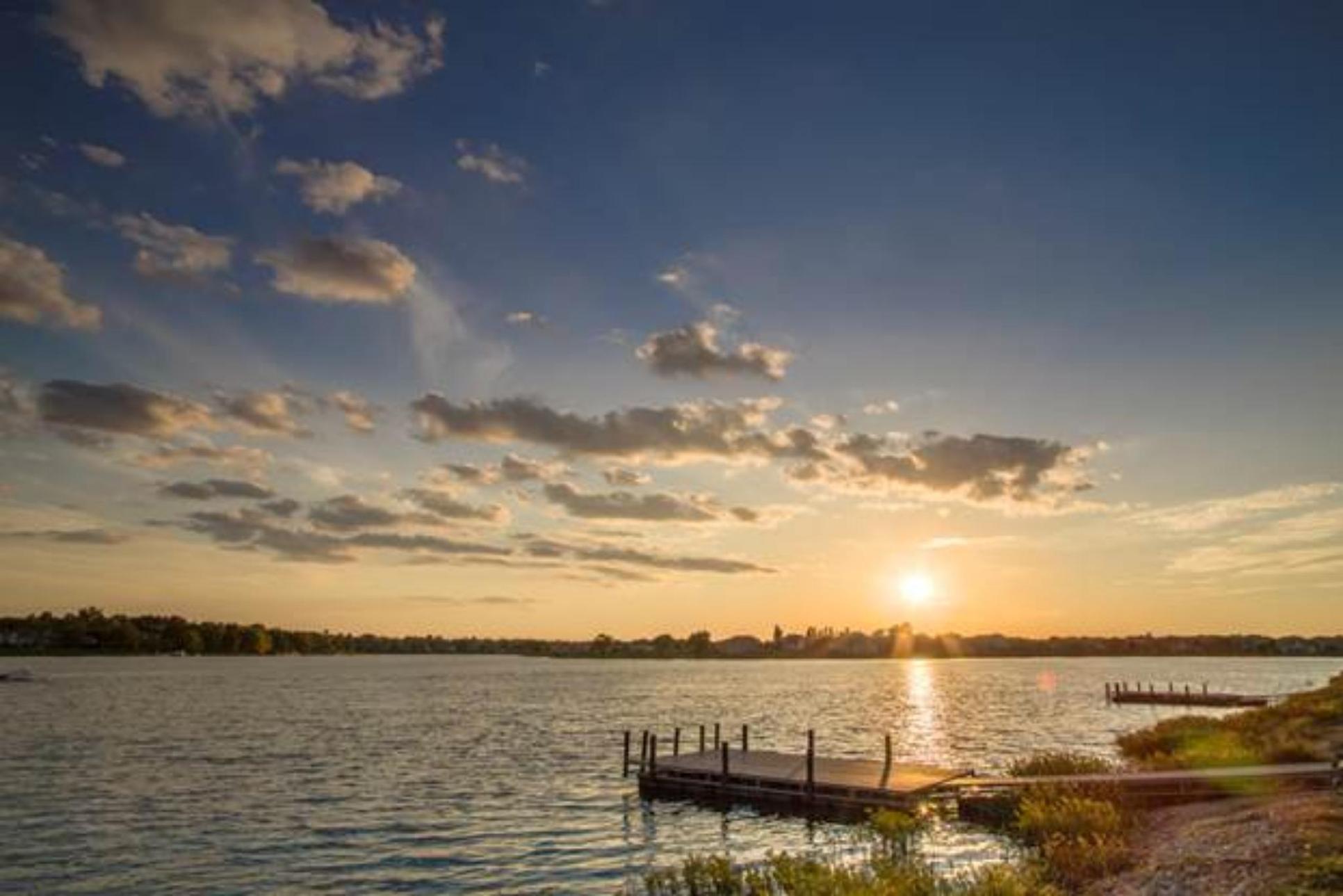 Raintree Lake community