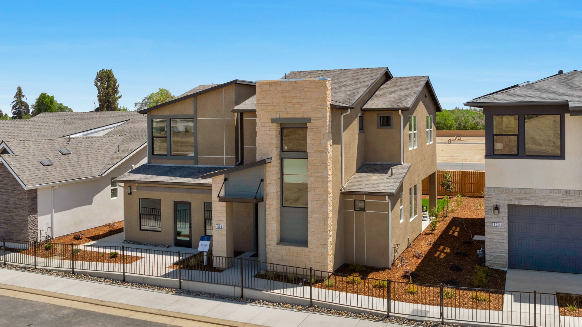 The Adelaide (Mid-Century Modern) :MODEL HOME (NOT FOR SALE)