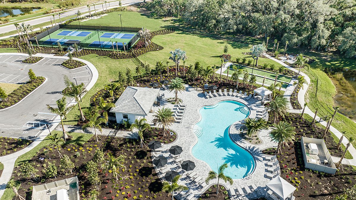 Rendezvous Park - Pool, Cabana, & Sports Courts:Rendezvous Park - Pool, Cabana, & Sports Courts