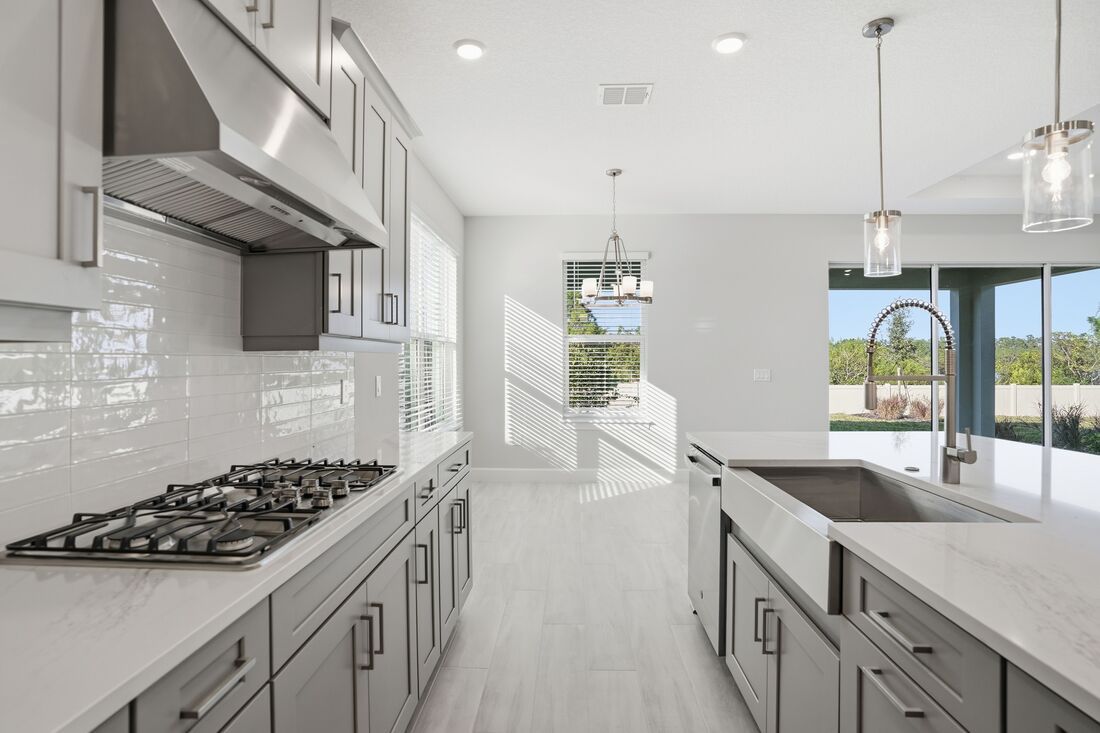 hj-fl-orlando-esplanade-at-center-lake-ranch-farnese-lot-1-kitchen-04