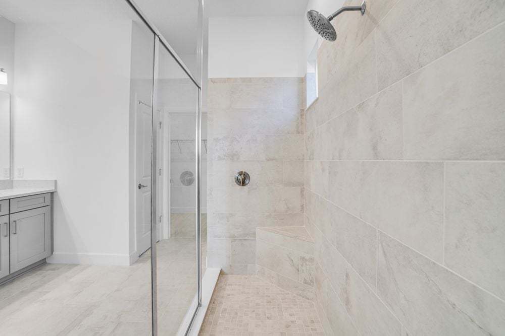 hj-fl-orlando-esplanade-at-center-lake-ranch-azzurro-lot-92-bathroom-003