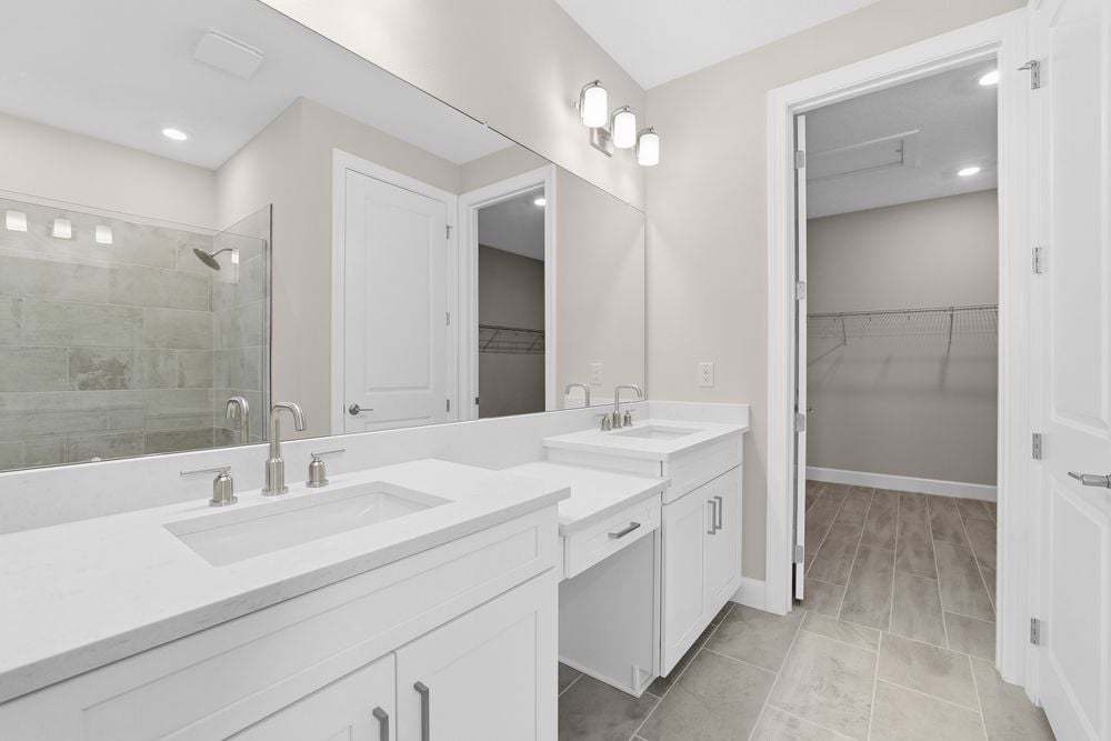 hj-fl-tampa-esplanade-at-wiregrass-ranch-lazio-lot-622-bathroom-004