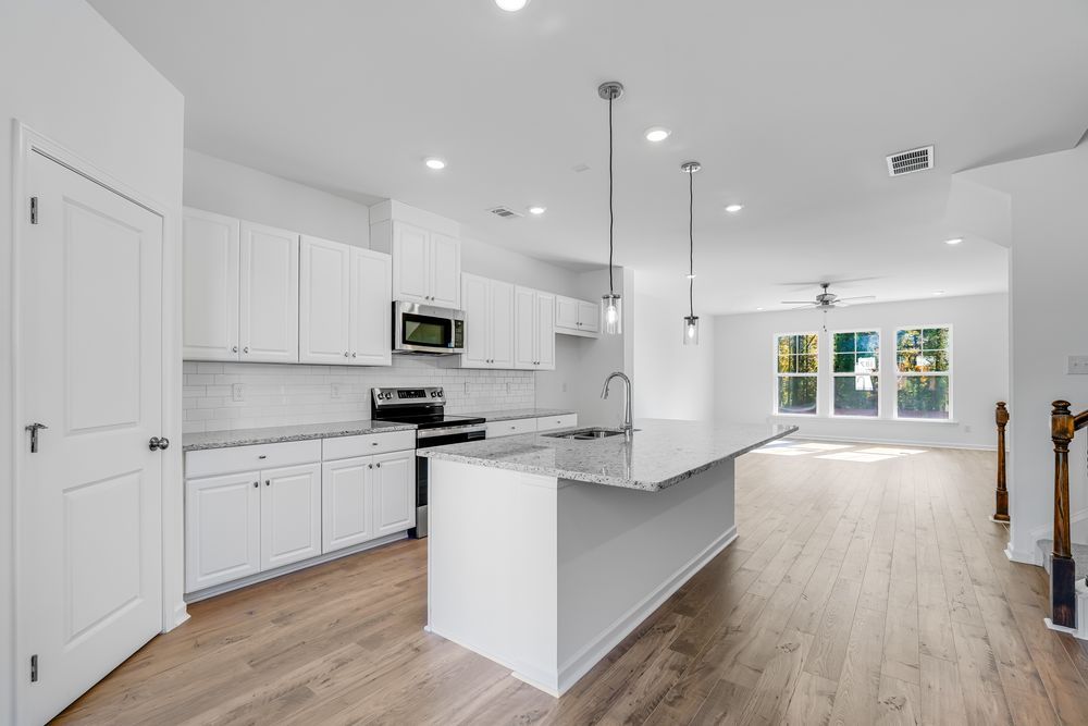 hj-ga-atlanta-chandler-run-reynolds-lot-187-kitchen-004