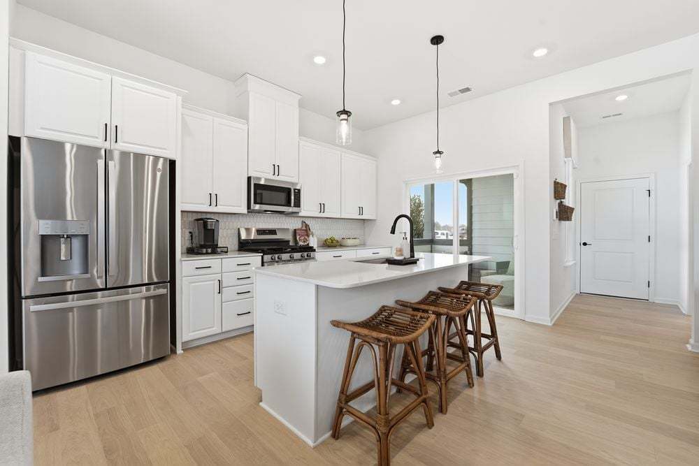 hj-nc-charlotte-indian-trail-townhomes-alpine-lot-30-kitchen-003