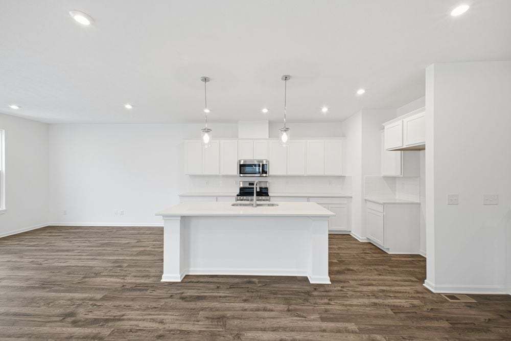 14 kitchen-in-mccordsville-colonnade-burg-lot-7-001