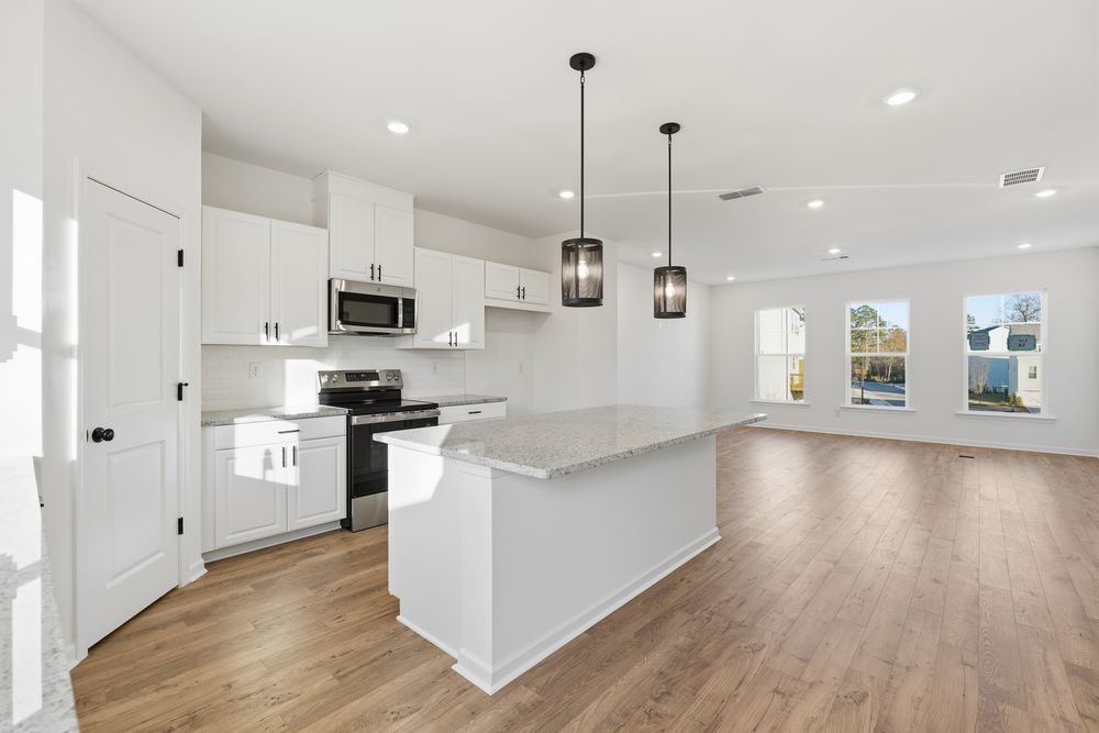 hj-ga-atlanta-somerset-at-veterans-memorial-forsyth-lot-14-kitchen-to-tv-lounge-001