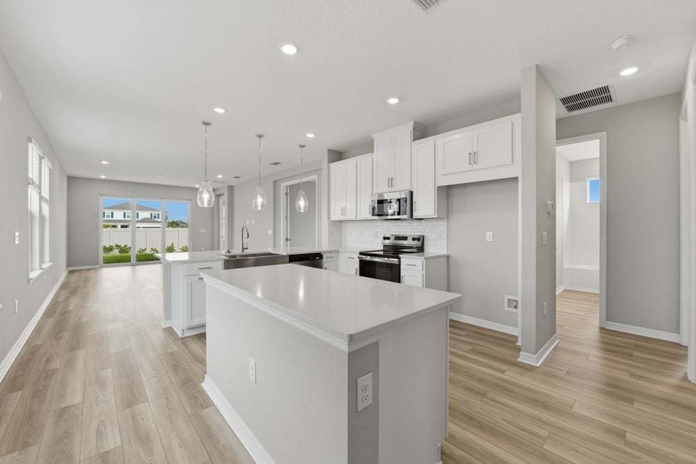 hj-fl-sarasota-tiburon-st-vincent-lot-35-kitchen-003