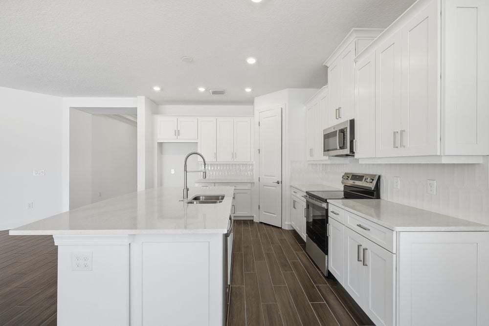 hj-fl-orlando-esplanade-at-westview-farnese-lot-36-kitchen-002