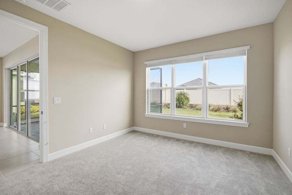 hj-fl-tampa-esplanade-at-wiregrass-ranch-arezzo-lot-535-master-bedroom-001